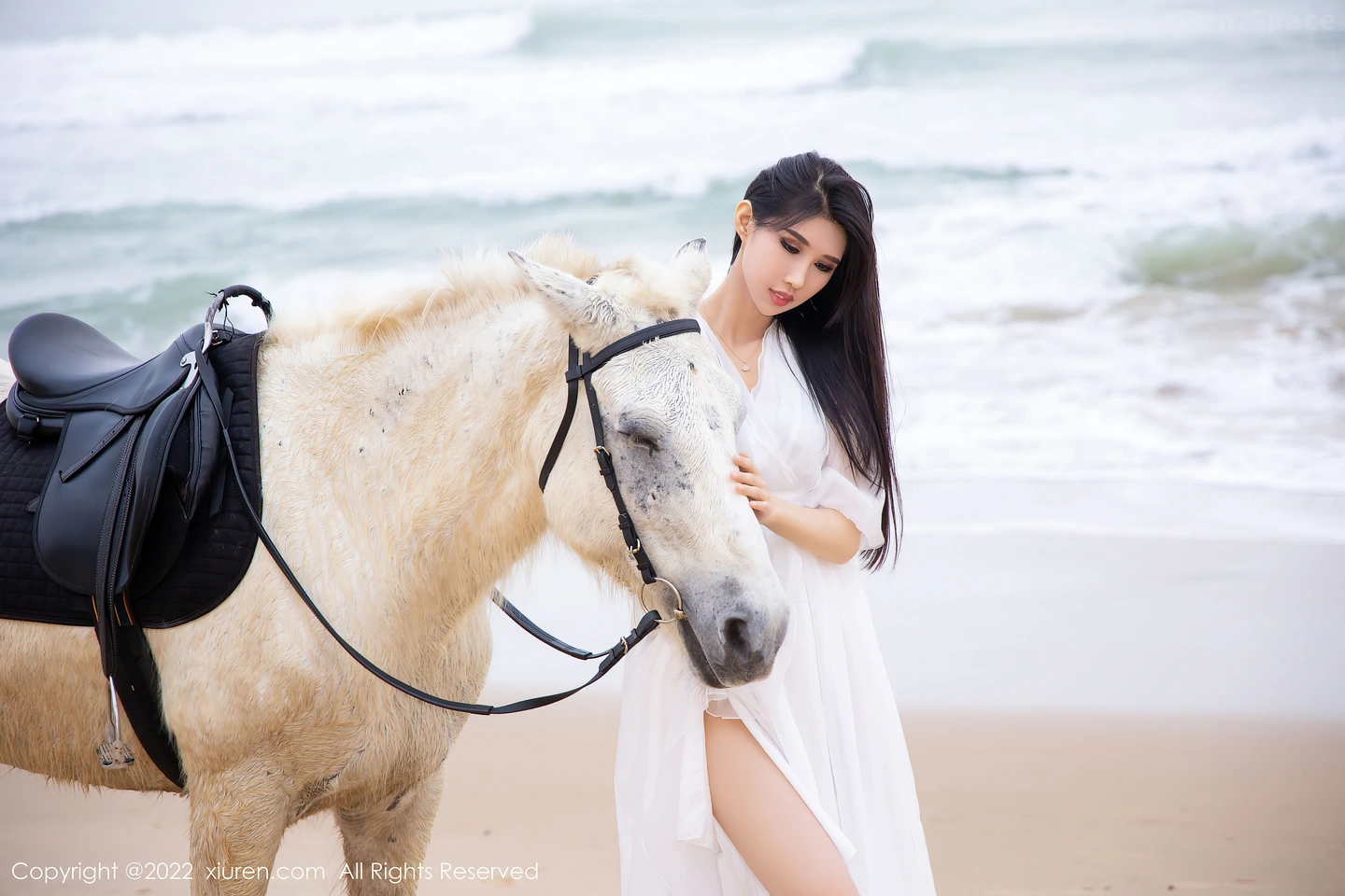 图片[2]-[XiuRen秀人网]VOL.4829 模特葛征三亚旅拍骑马系列白色连衣裙+黄色比基尼性感迷人写真44P-秀人网官方网站